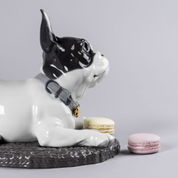 Lladrò Statua Bulldog Francese Con Macarons Ref. 01009398