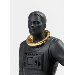 Lladrò Sculpture Walking On The Moon Black and Gold Ref. 01009409