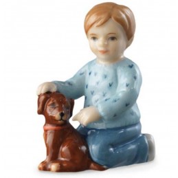 Royal Copenhagen Elsa che legge mini 5021089