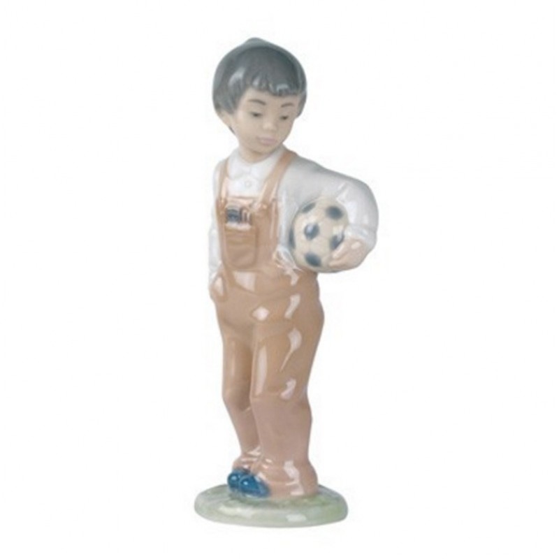 Nao Statuina Ragazzo con Pallone-Wanna Play? 02001068