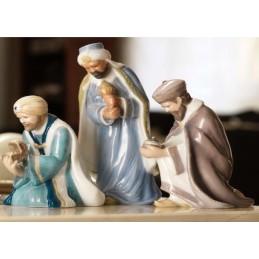 Royal Copenhagen Figurine Nativity Set 8 Pcs