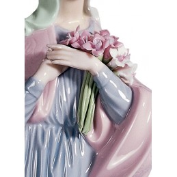 Lladrò Our Lady with Flowers Figurine Ref. 01005171