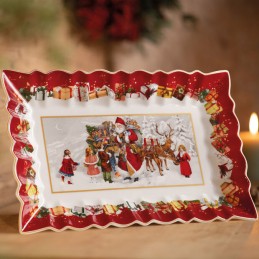 Villeroy & Boch Toy's Fantasy Cake plate Packing Santa with Children