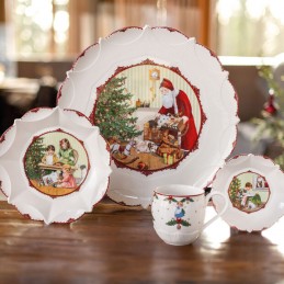 Villeroy & Boch Toy's Fantasy Pastry Plate 41 cm Santa brings gifts