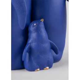 Lladrò Penguin family Figurine Limited Edition Blue and Gold Ref. 01009539